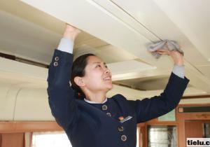 鄭州客運段對列車進行大美容