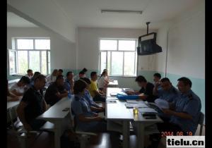 烏魯木齊鐵路局客運段喀什車隊黨總支召開“民主生活會”