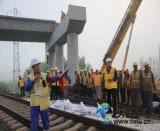 濱綏線(xiàn)K143立交橋跨線(xiàn)封鎖架梁施工告捷