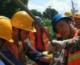 哈牡鐵路電氣化改造工程濱綏線(xiàn)K38立交橋主跨箱梁架設(shè)