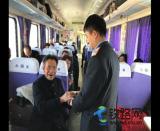 Z180列車上的一縷暖陽