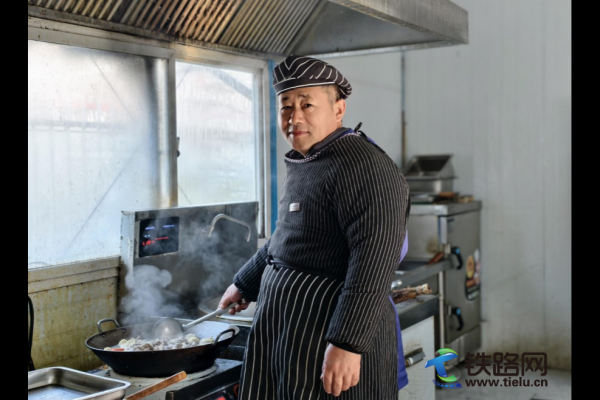 舌尖上的精算與共情 ——記中建七局四公司鶴壁京造新城項目廚師李全振