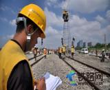 京張高鐵施工加速,張家口站線路“撥接”就位