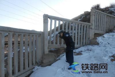 興和西所加強(qiáng)“兩會(huì)”期間線路巡防工作