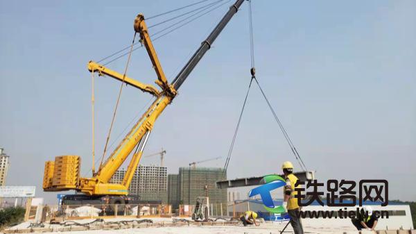 中鐵七局孝感市董永北路跨鐵項目部首個鐵路II級點施