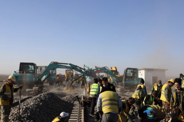 中鐵二十一局烏將鐵路擴(kuò)能改造項(xiàng)目將軍廟站改圓滿完