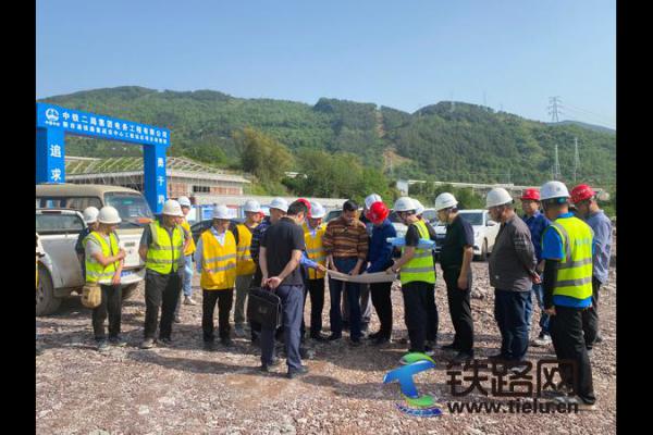 成都鐵路局總工程師宋慶國一行蒞臨萬州新田港項目檢