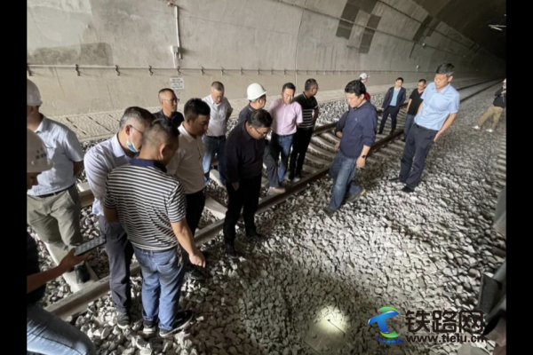 昆明鐵路局集團建設部一行蒞臨 中鐵三局彌蒙高鐵項目