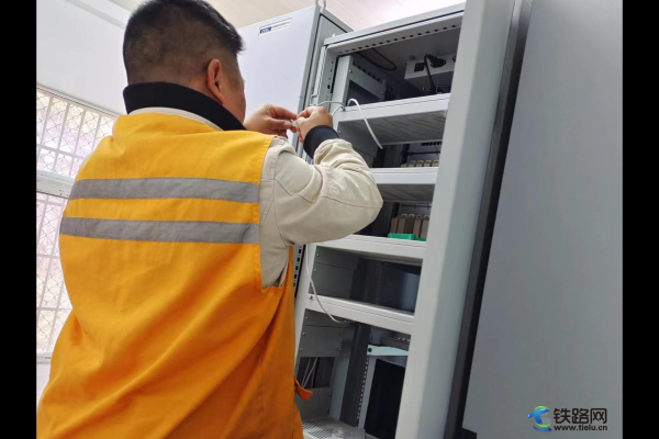 水紅鐵路ZPW2000電碼化整治施工首戰(zhàn)告捷