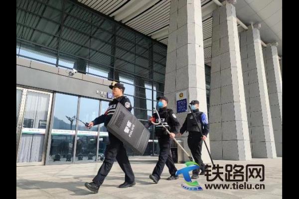 �����ڸ��Fվ�ɳ���ȫ���o��2024�괺�\�ÿͳ���ƽ��