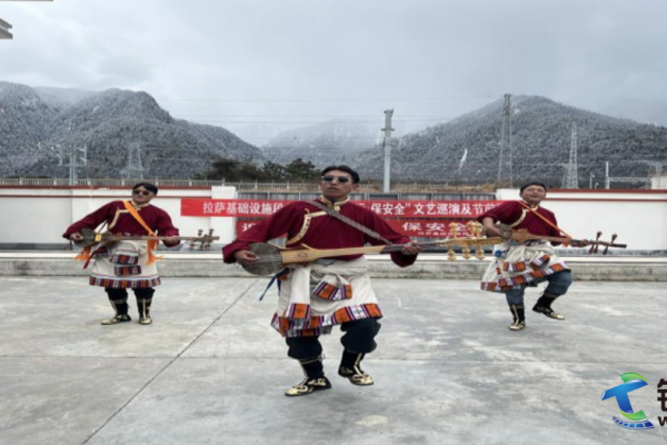 “迎新年·戰(zhàn)春運(yùn)·保安全”主題慰問演出系列活動(dòng)走