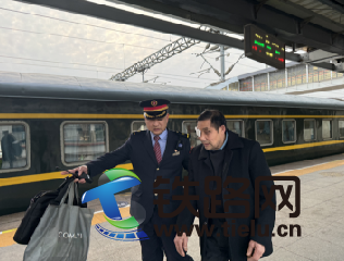 初心不改來時路 ——記廣鐵集團永州車站客運總值班員