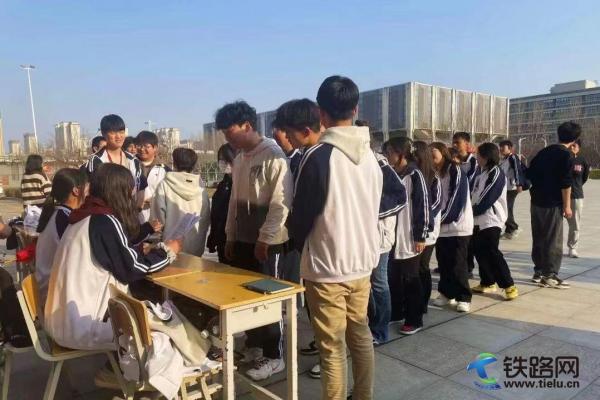 ����F·�����I(y��)���g(sh��)�W(xu��)Ժ�_չ����P(y��ng)���h���񣬳���(d��o)