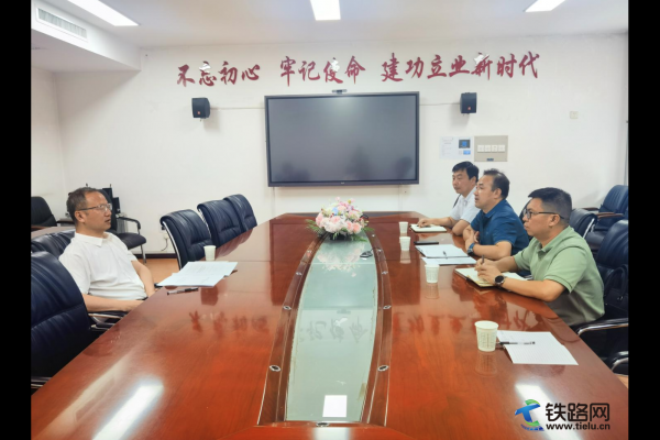 陜鐵院賀建鋒副校長一行赴西安建筑科技大學交流