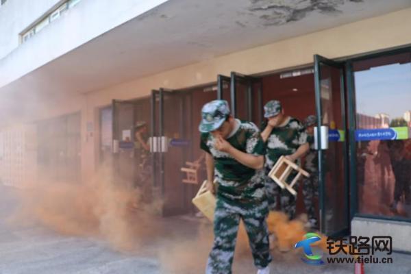 生命至上,安全第一:陜鐵院開展2024級(jí)新生消防疏散